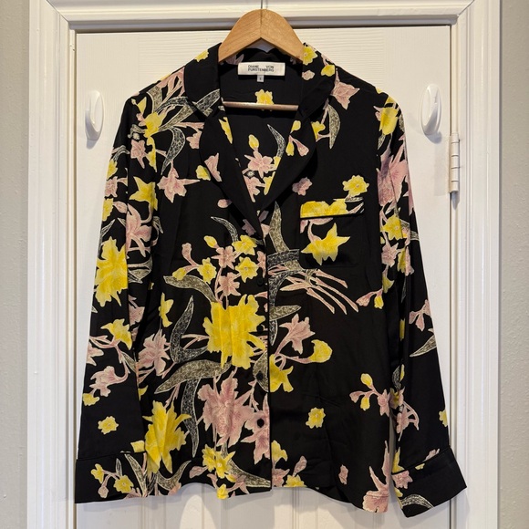 Diane Von Furstenberg Silk Button Up Blouse Women’s S Black Floral Relaxed Luxe - Picture 2 of 9